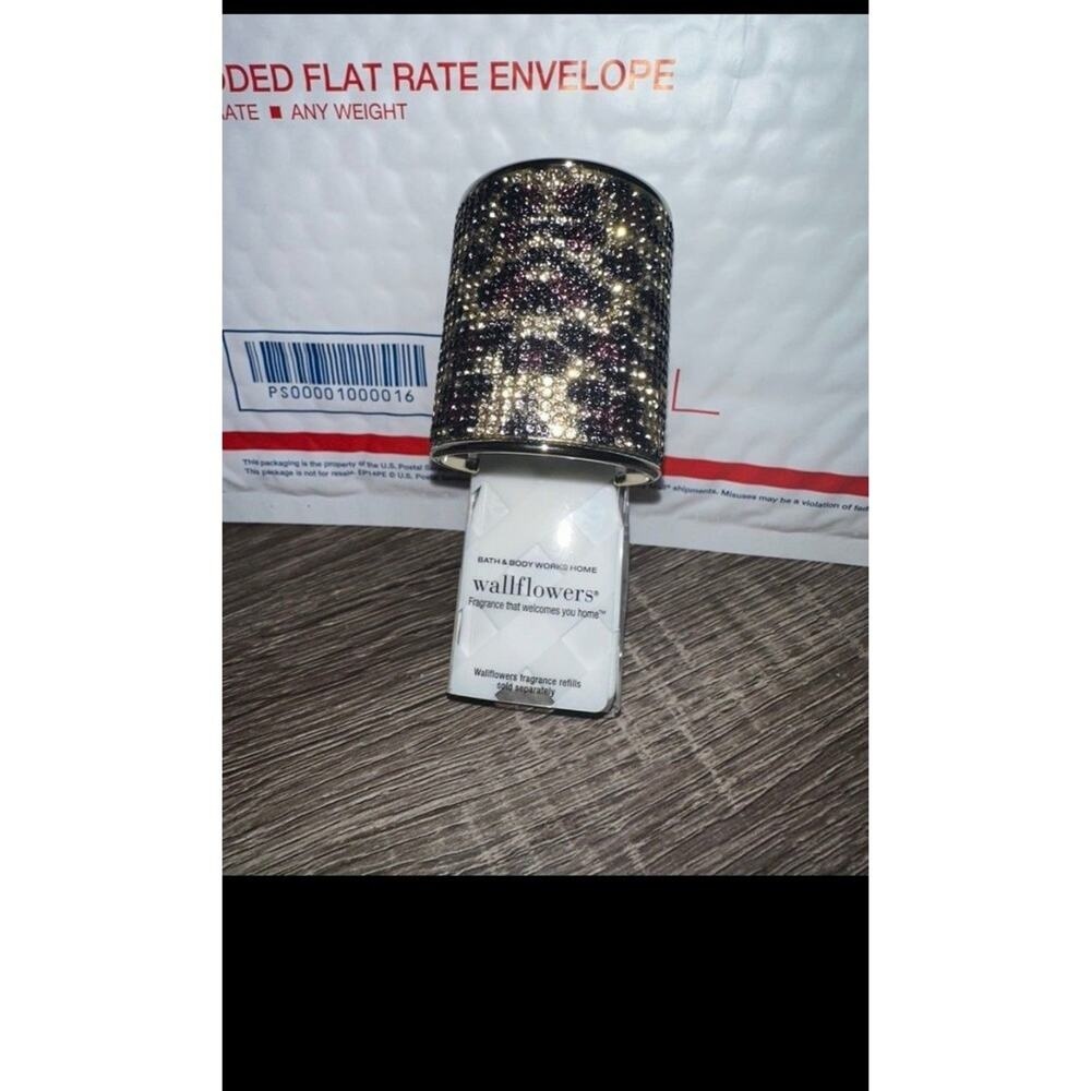 Bath and body works Leopard Pattern gemstone glitter Wallflower Plug‎